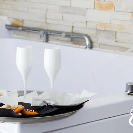 8 Bed & Breakfast 3*