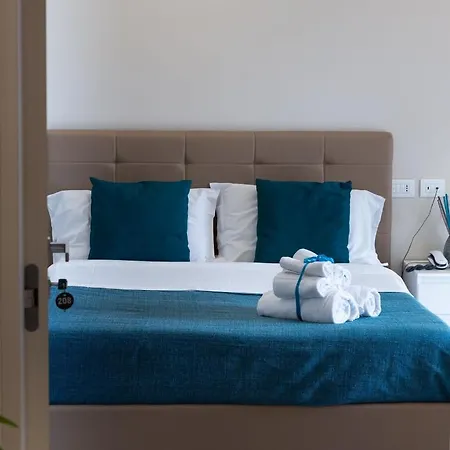 8 Bed & Breakfast Naples