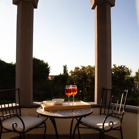 8 Bed & Breakfast 3*