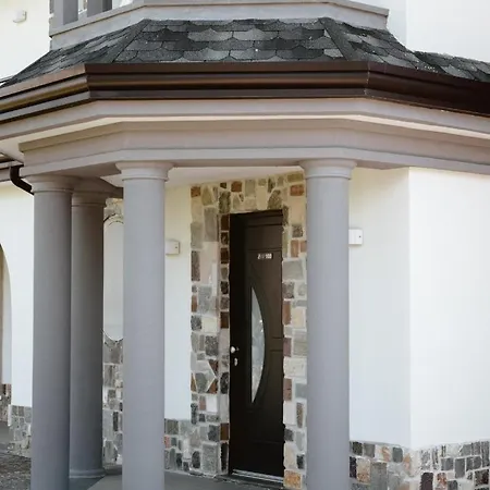 8 Bed & Breakfast Naples