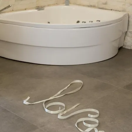 8 住宿加早餐酒店 3*