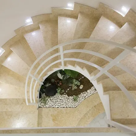 8 住宿加早餐酒店